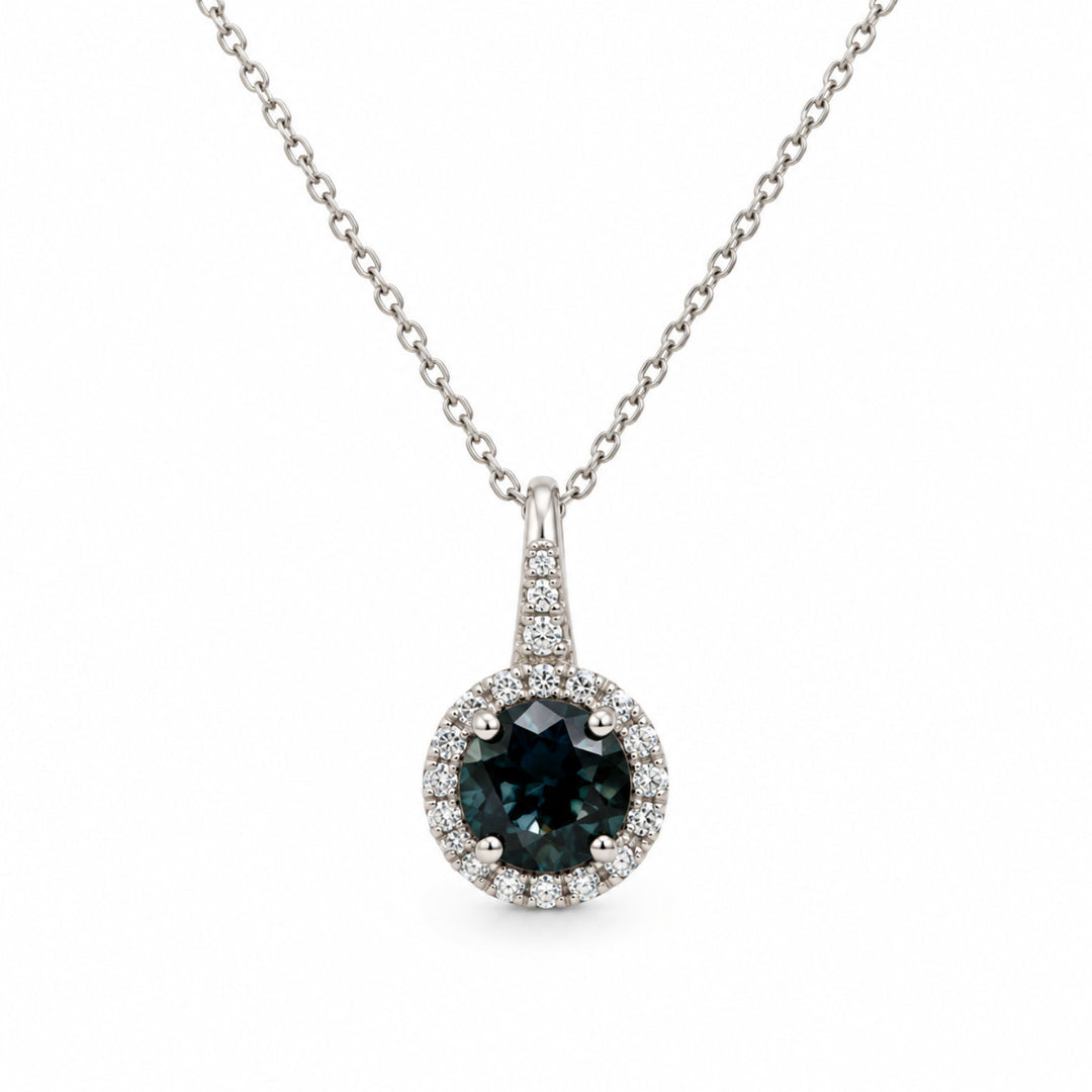Collana con zaffiro blu