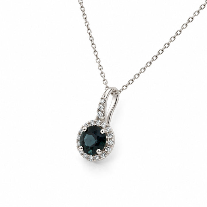 Collana con zaffiro blu