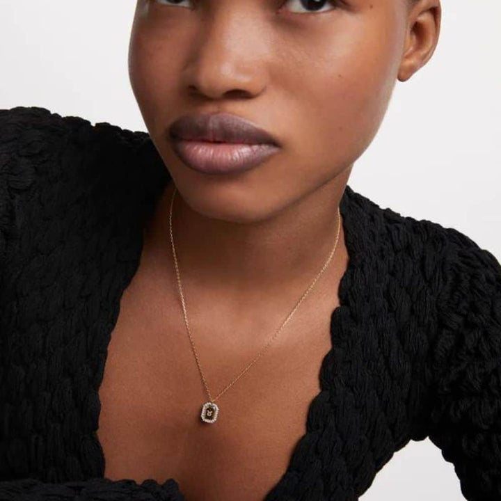 co01-569-u gold bull necklace