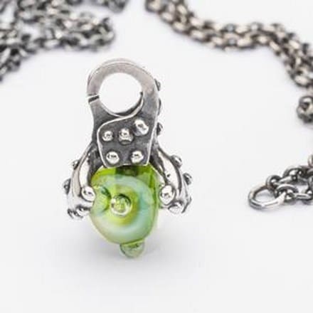 TAGPE-00042 CIONDOLO FOGLIE DI VITA