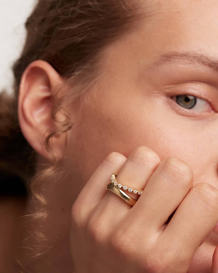 an01-463-12 Motion Gold ring