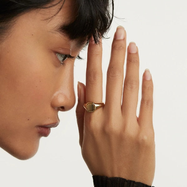 an01-627-14 gold stamp octet ring