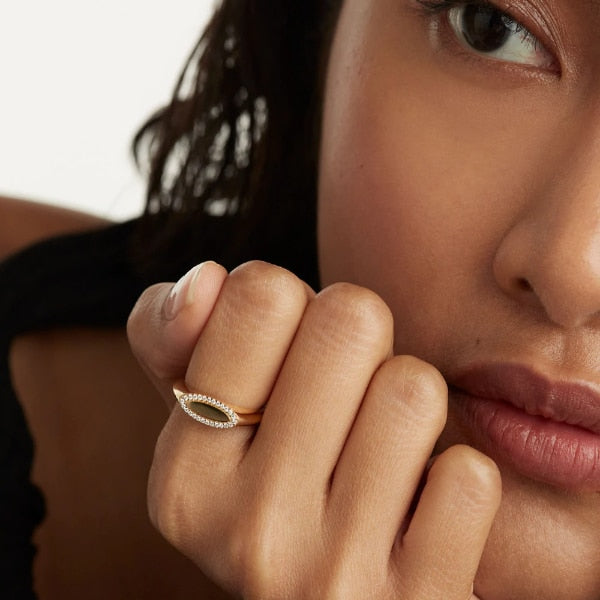 an01-629-12 gold lace stamp ring