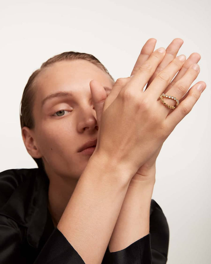 an01-640-12 Kara gold ring size 12