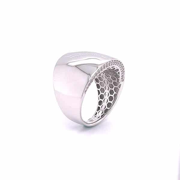 White gold ring with lateral zirconia stones