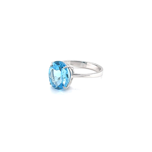 Ring with blue topaz