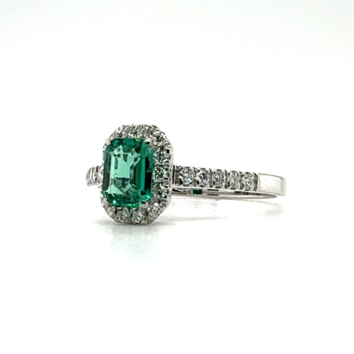 Anello con smeraldo e diamanti taglio brillante