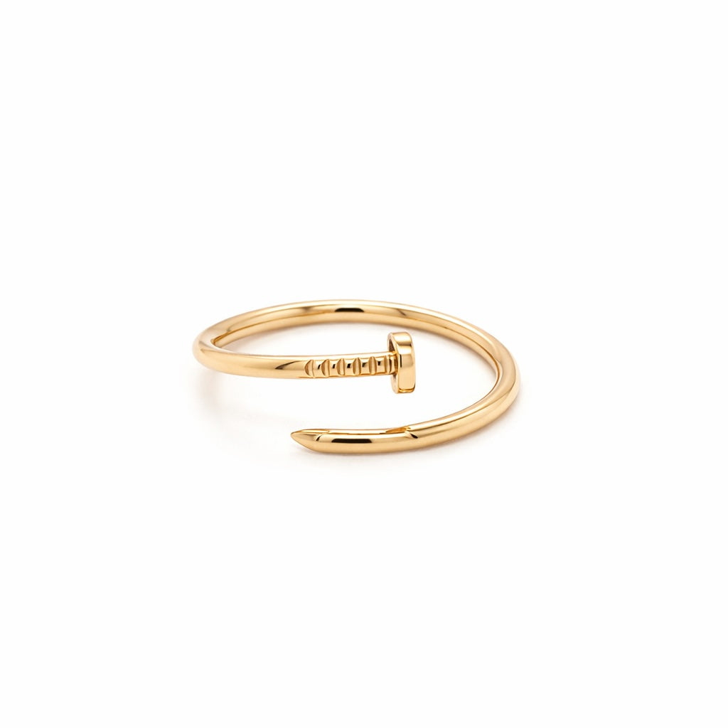 Anello in Oro 18 kt a Forma di Chiodo: Audacia e Stile Iconico