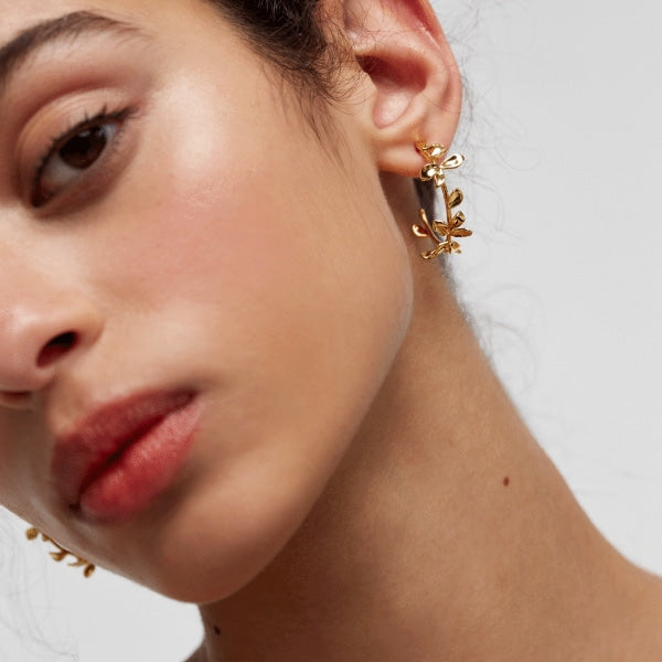 AR01-193-U BLOSSOM LILY GOLD EARRINGS