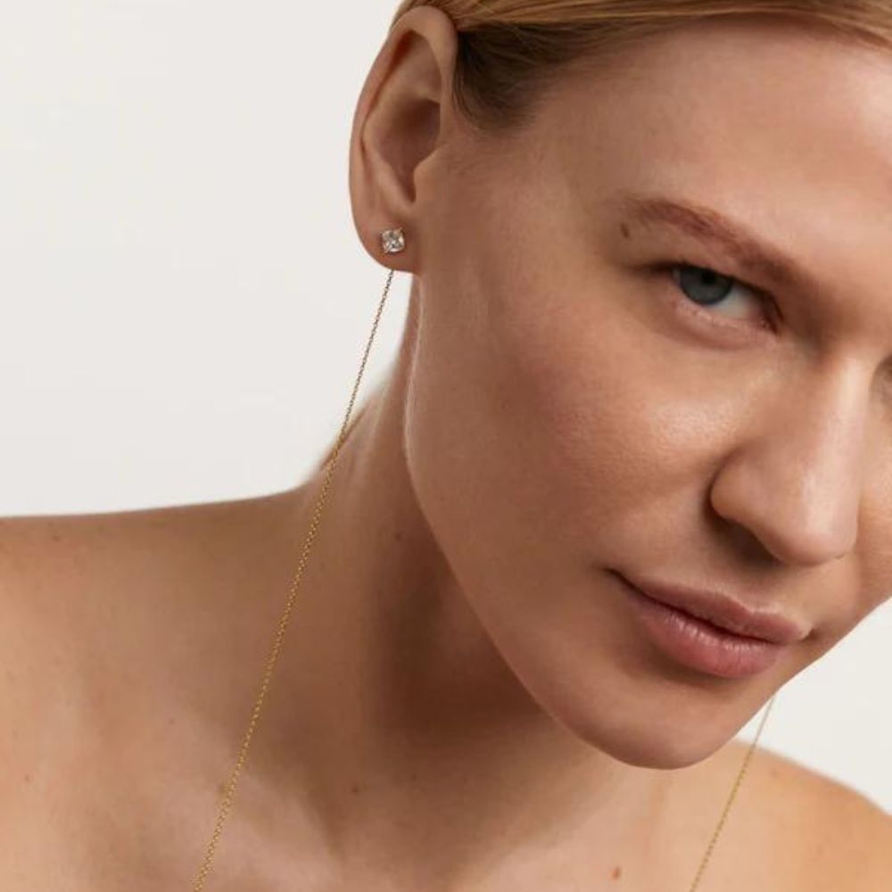 ar01-997-u long beautiful gold earrings
