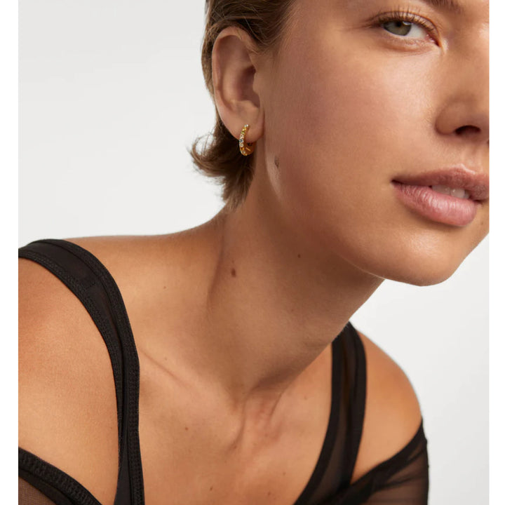ar01-b90-u live hoop earrings