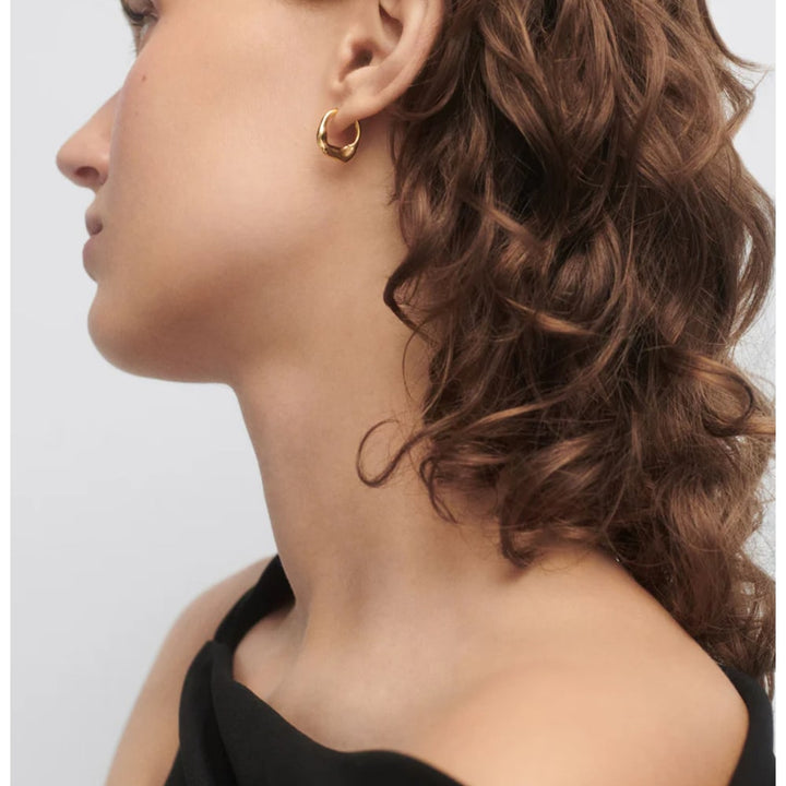 ar01-c27-u mini magma hoop earrings in silver