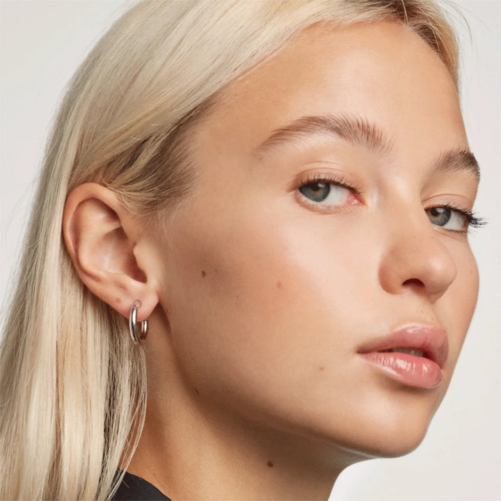 AR02-377-U PDP ESSENTIAL EARRINGS MEDIUM CLOUD