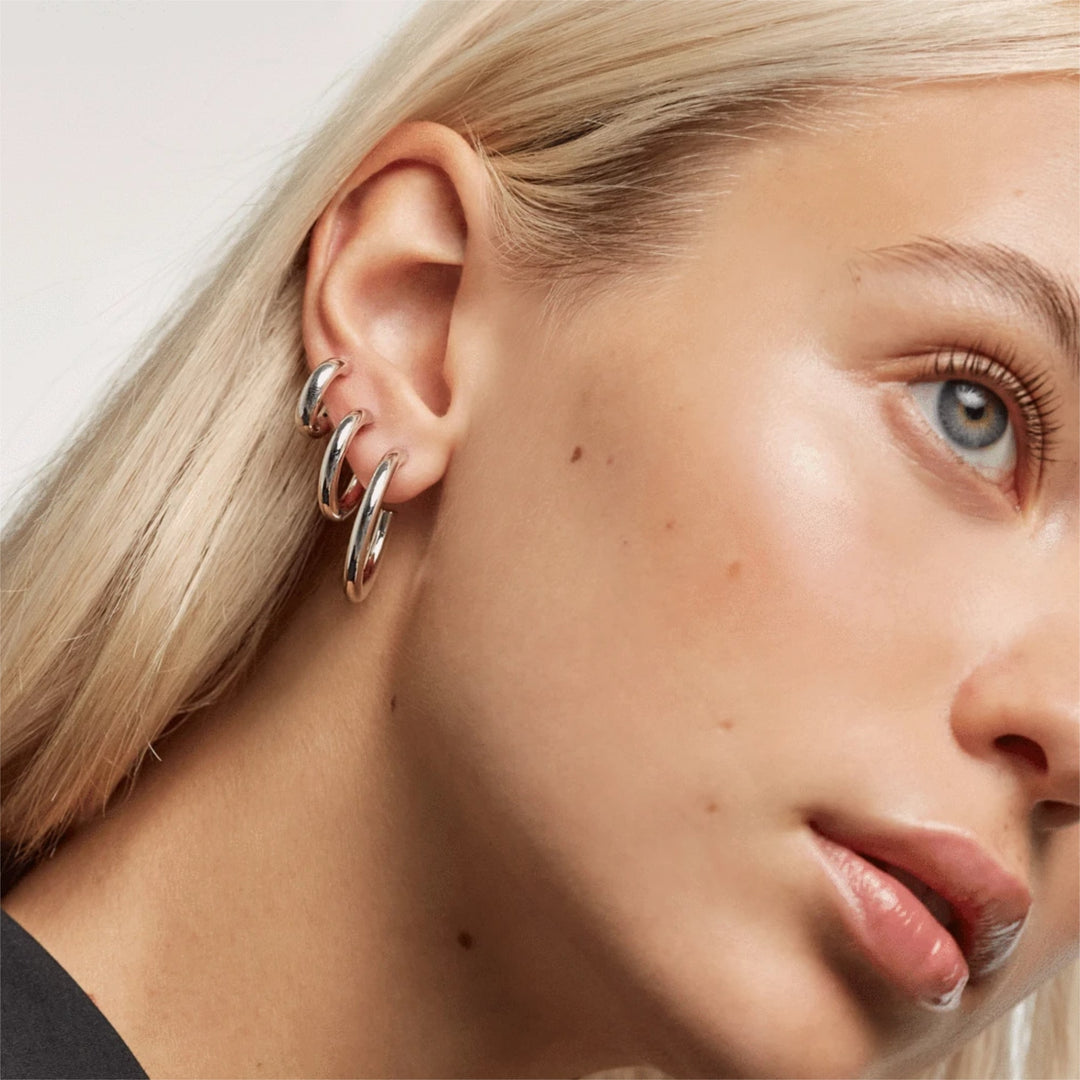 AR02-377-U PDP ESSENTIAL EARRINGS MEDIUM CLOUD