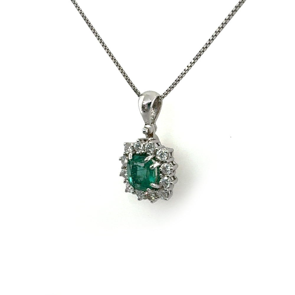 Smeraldo di Windsor: Il Gioiello dell'Eleganza Regale