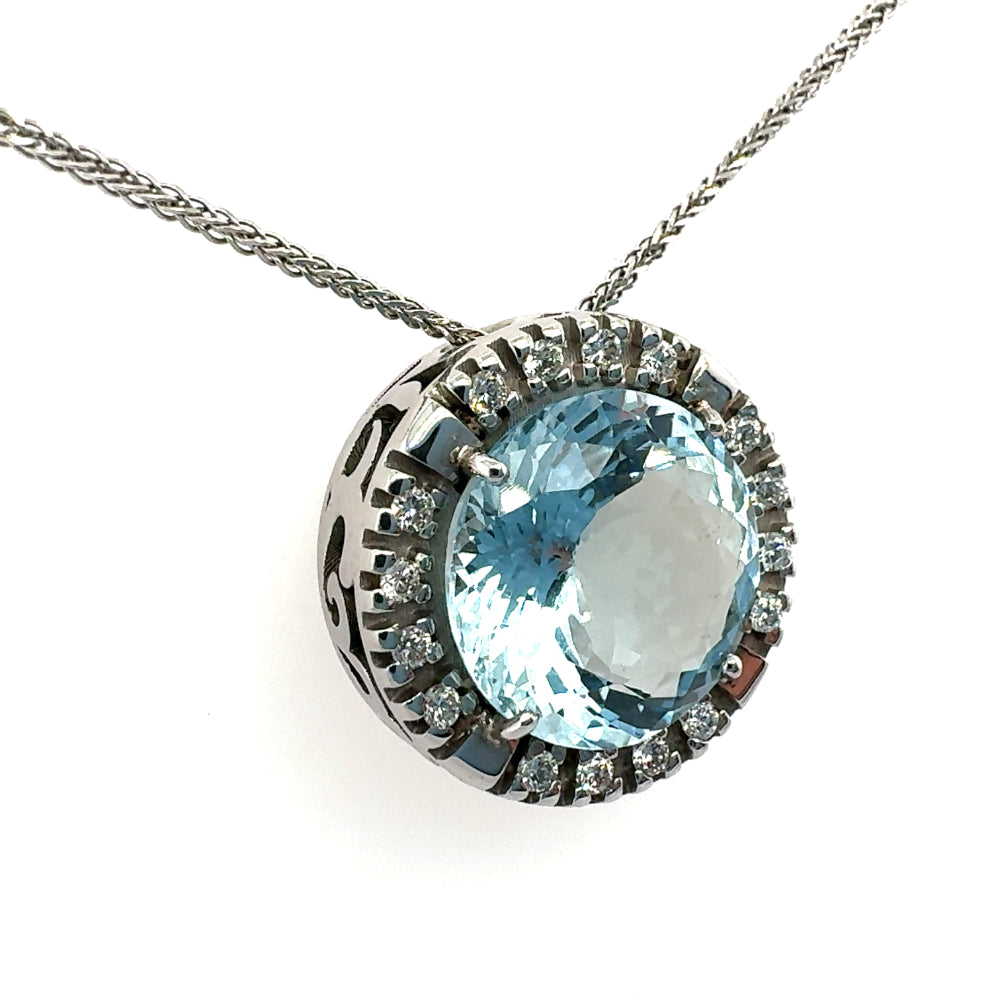 Ciondolo in oro con acqua marina