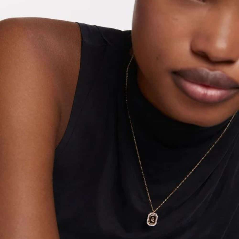 co01-572-u gold lion necklace