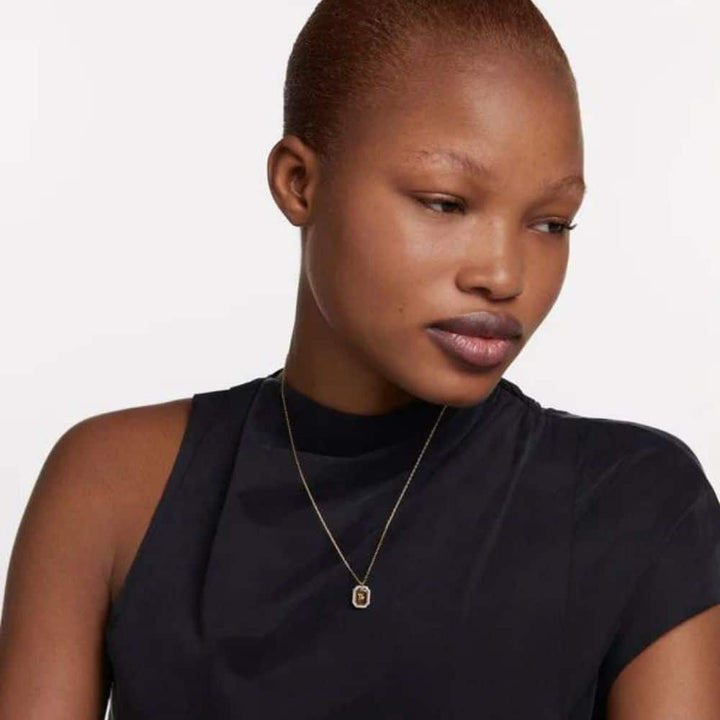 co01-577-u gold capricorn necklace