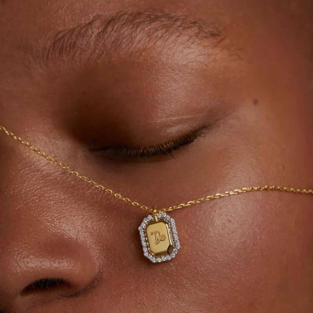 co01-577-u gold capricorn necklace