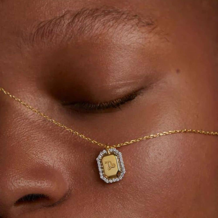 co01-577-u gold capricorn necklace