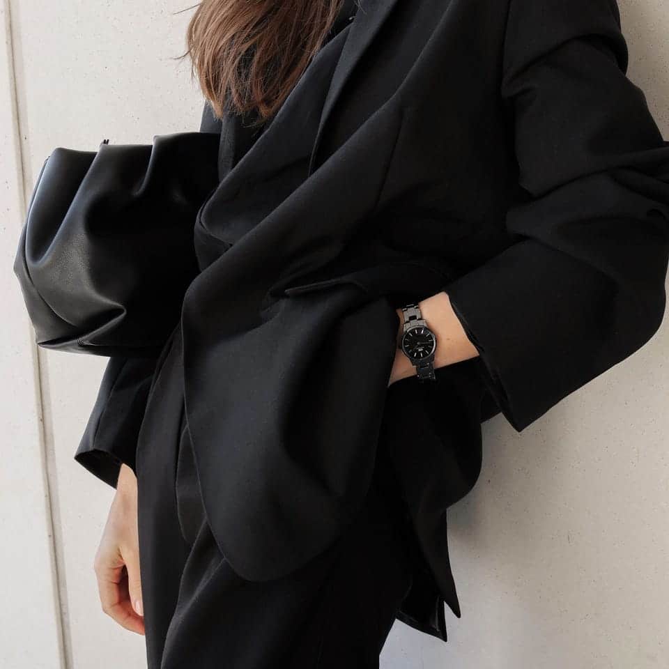 Iconic ceramic black