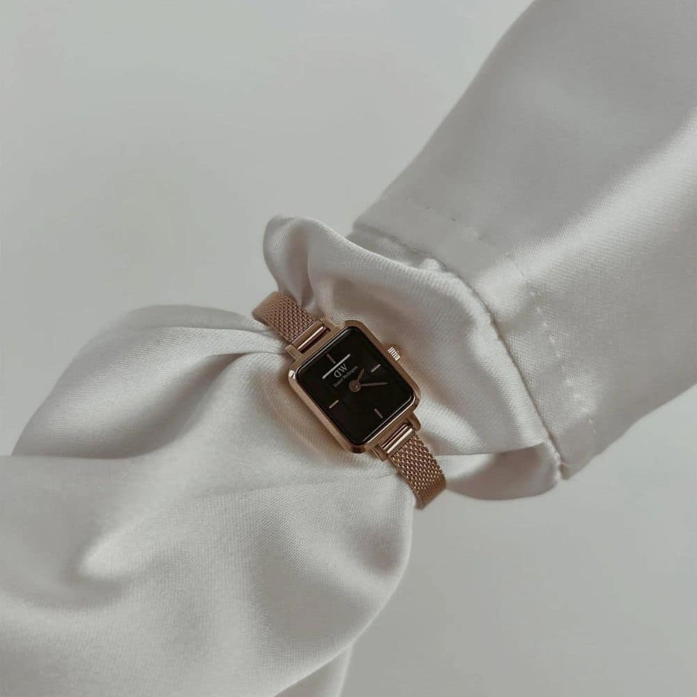 dw00100647 mini rose gold 15.4x18 frame clock,