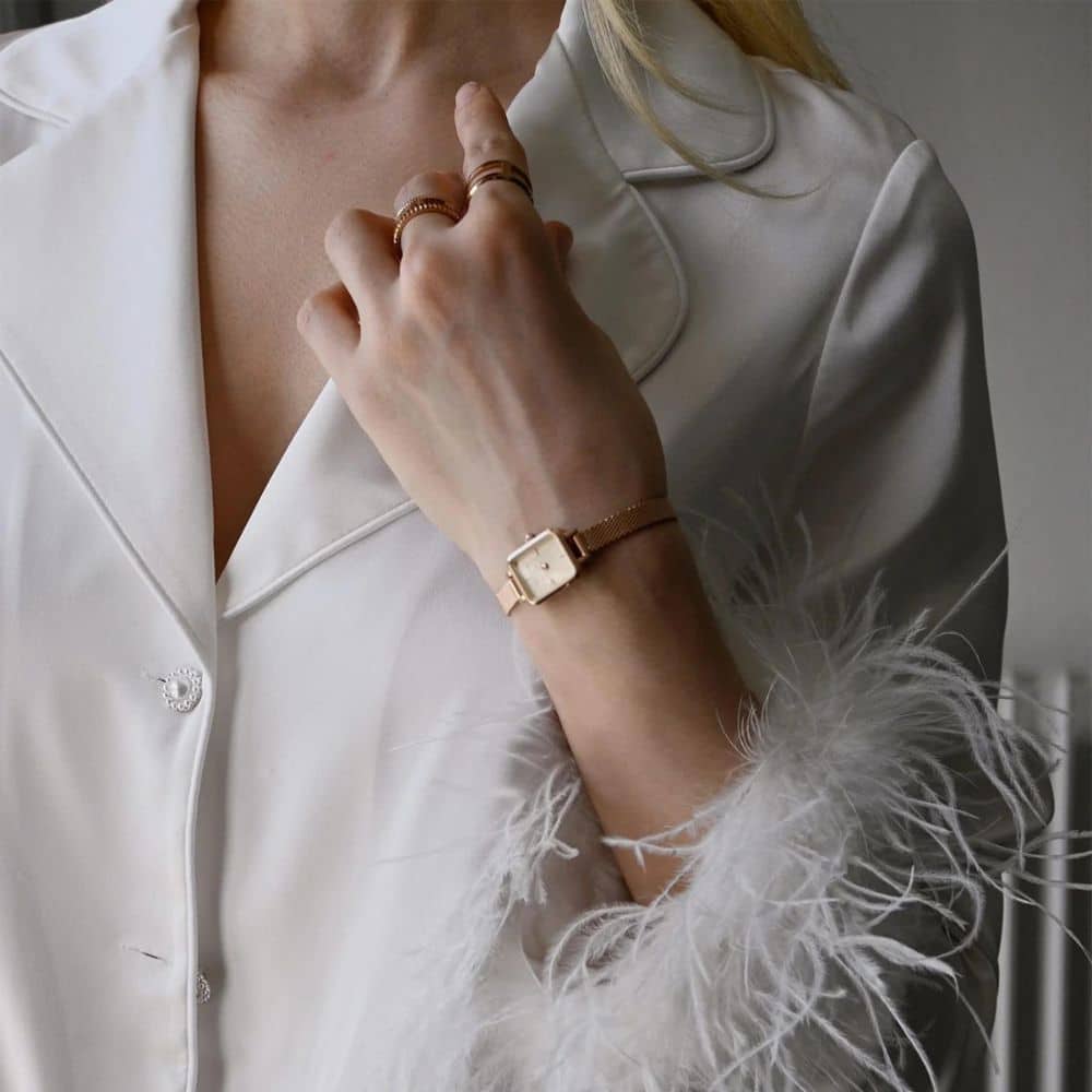 dw00100651 mini square clock rose gold color m