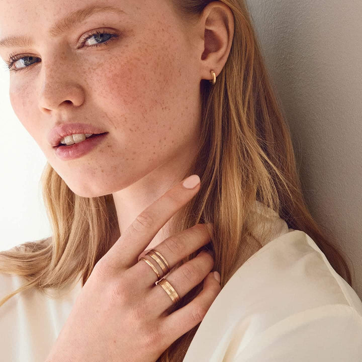 Elan triad ring rose gold