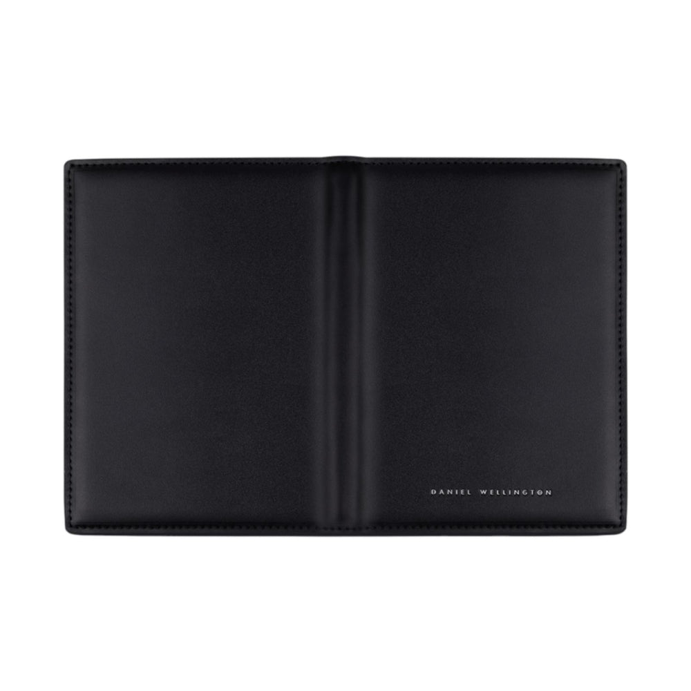 dw01900034 Passport holder black smooth 10x14.5 cm