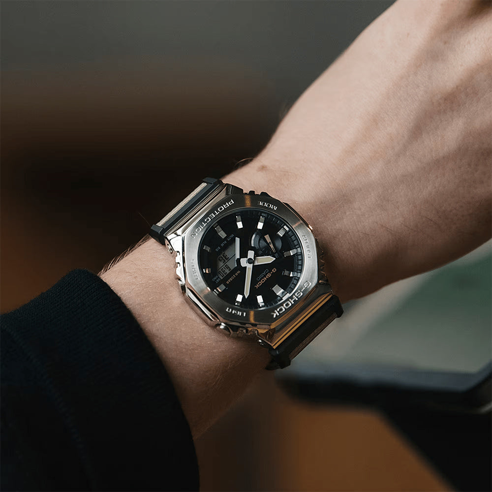 GM-2100C-5AER G-SHOCK ANADIGITAL