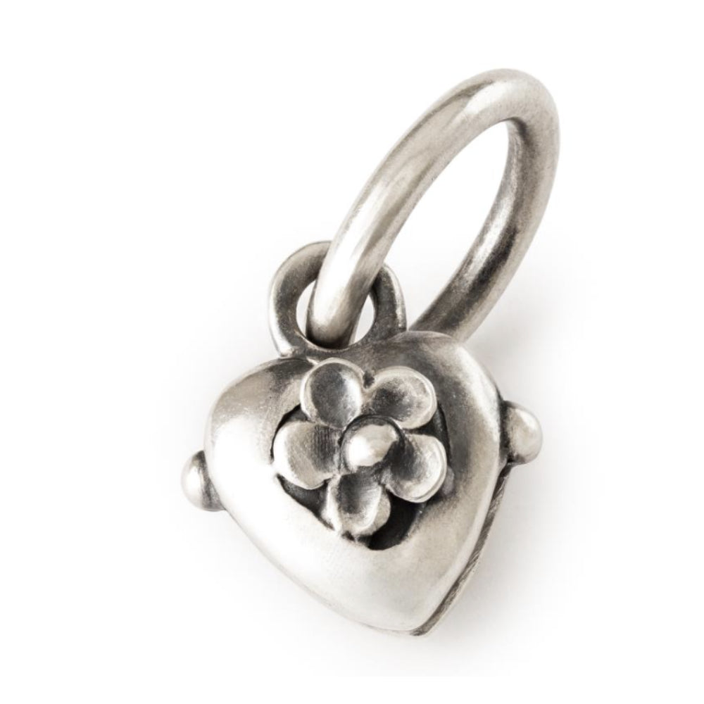 tagbe-20302 Heart Bud Pendant