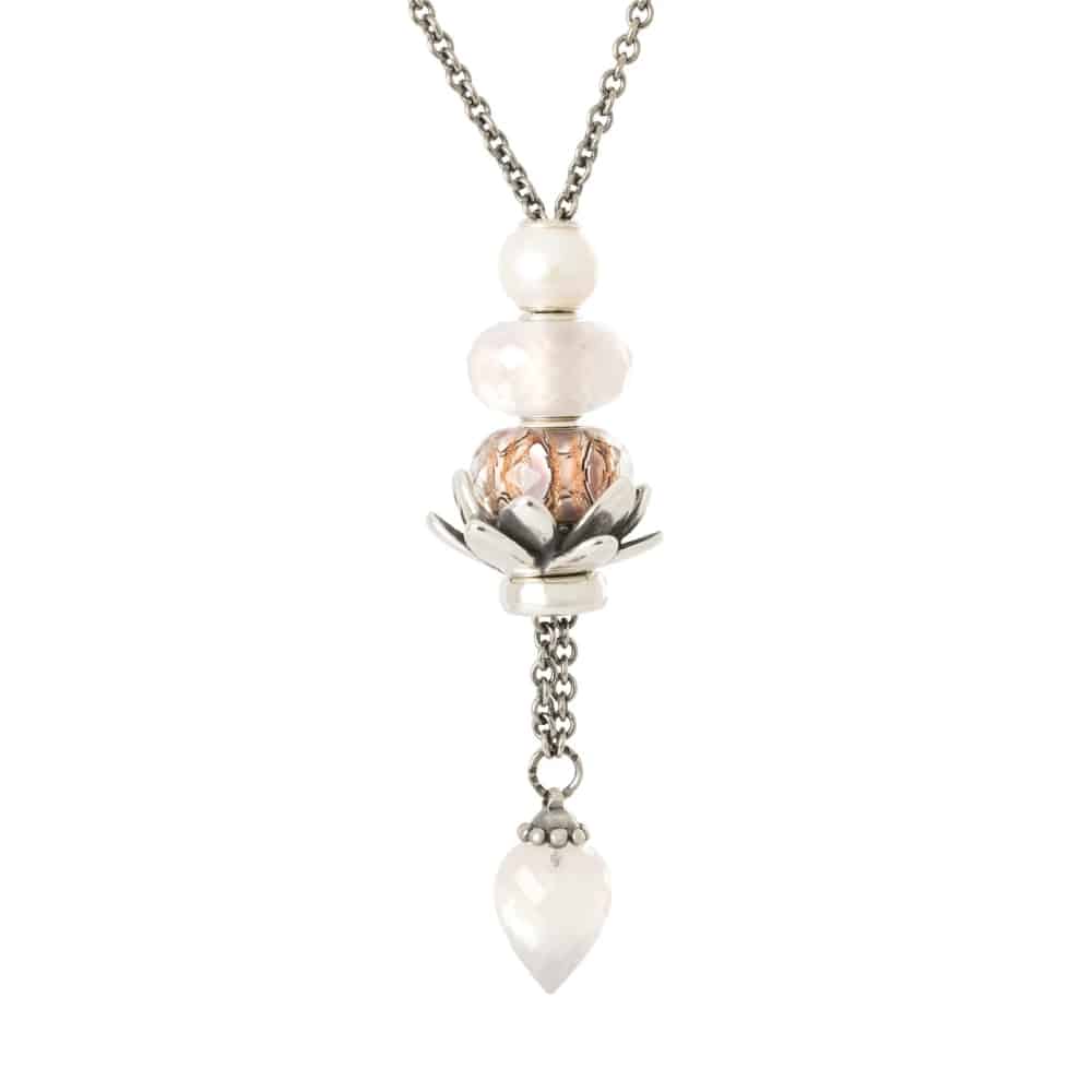 Silver necklace with rose quartz