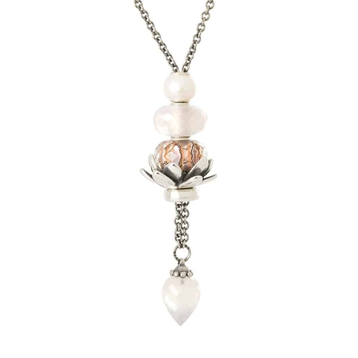 Silver necklace with rose quartz