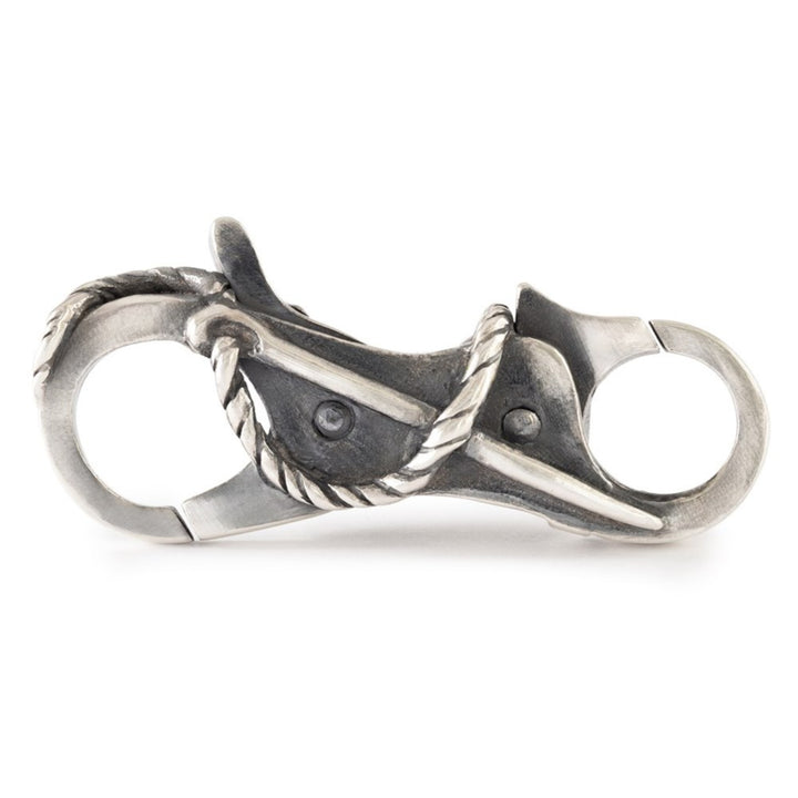 taglo-00136 Chiusura filo ago e filo