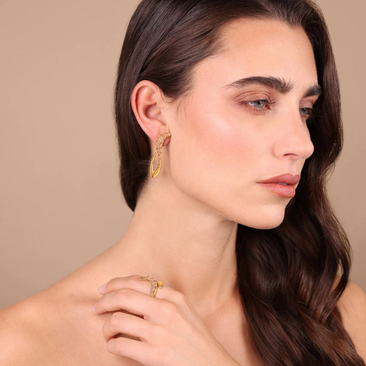 Orecchini Pendenti Onda con Pavé di Cubic Zirconia