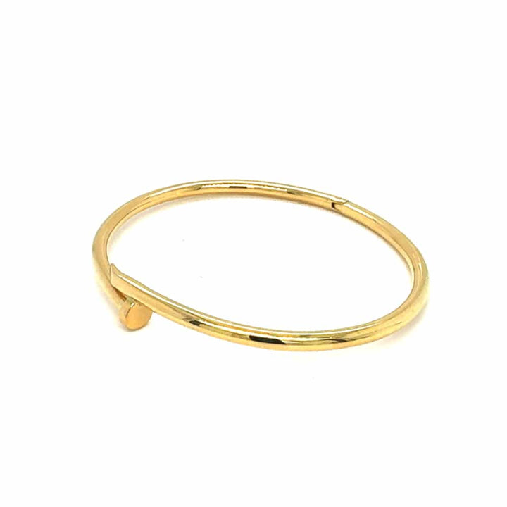 18kt gold nail-shaped bracelet with snap-lock
